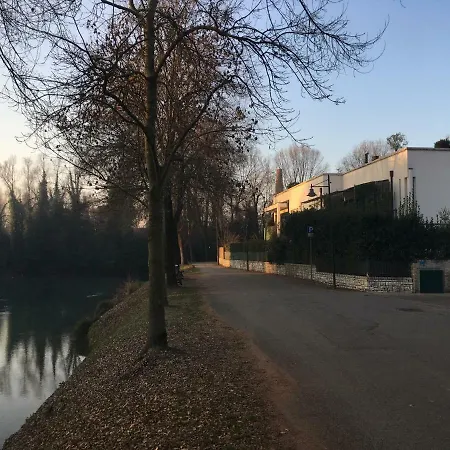 Lungo Il Fiume Treviso